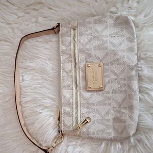 Michael Kors wristlet